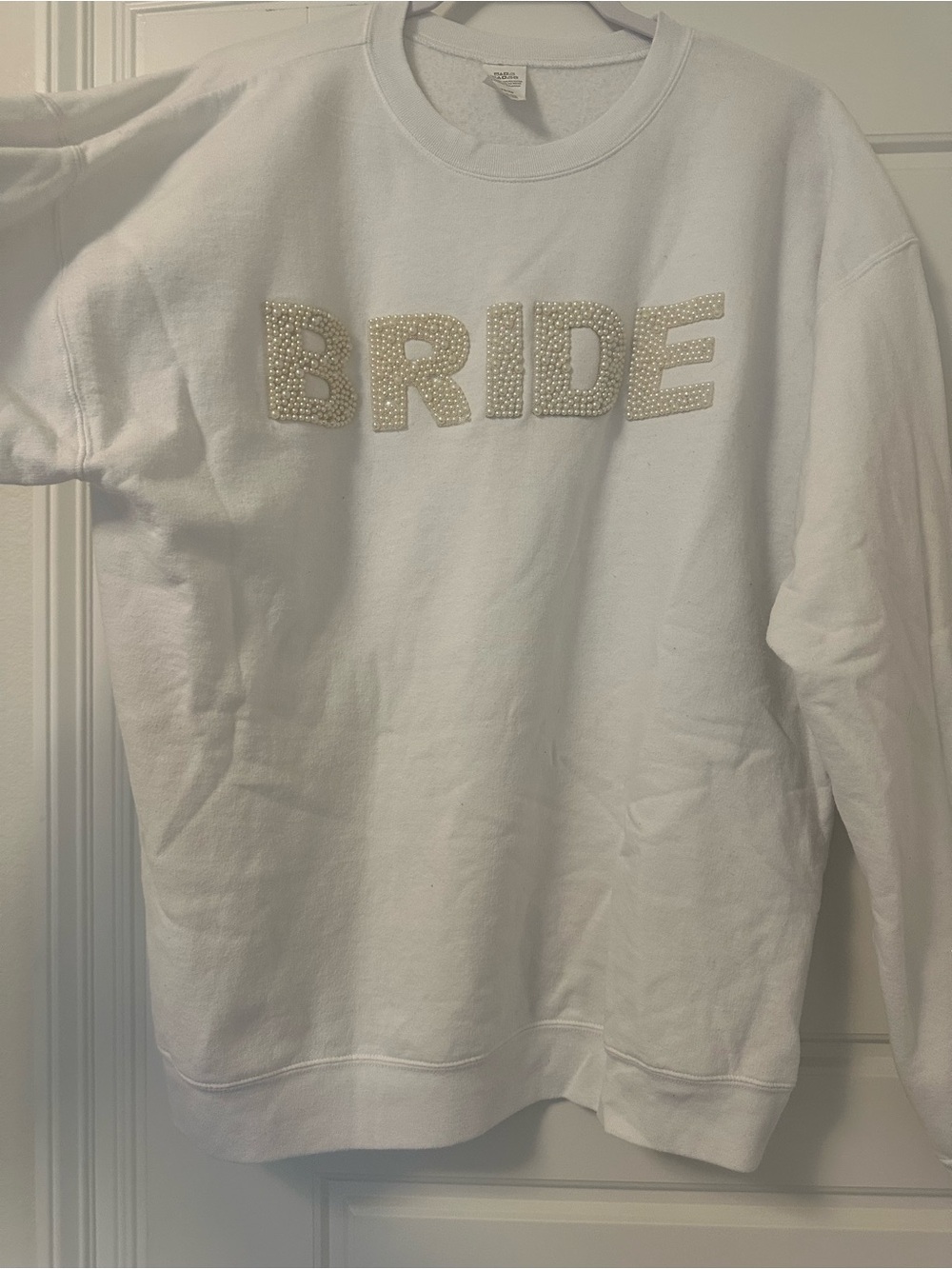 BRIDE Pearl Lettering White Sweatshirt